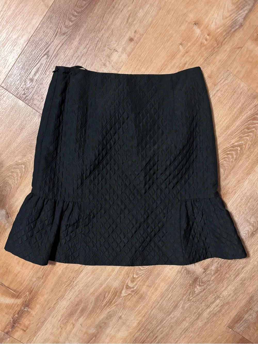 Quilted Black Flounce Hem Skirt - Women's Classic A-Line size 4